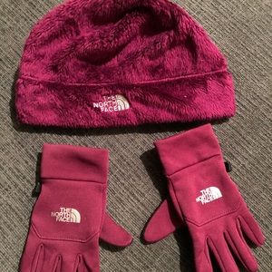 North face hat and gloves